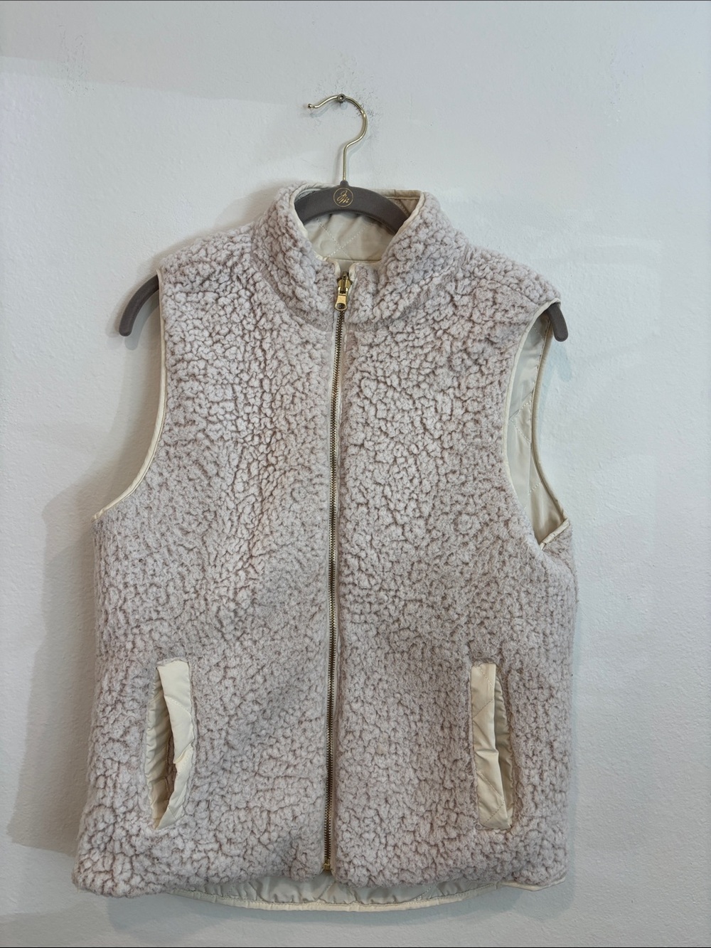 Love Tree Women’s Reversible Vest. Size Medium